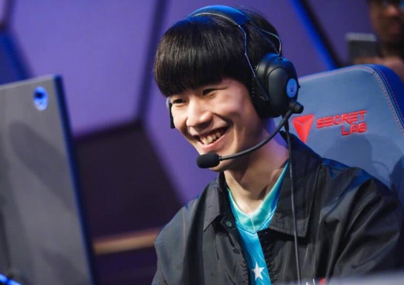 AdreN锐评：s1mple回归、NiKo加入Falcons和m0NESY建议